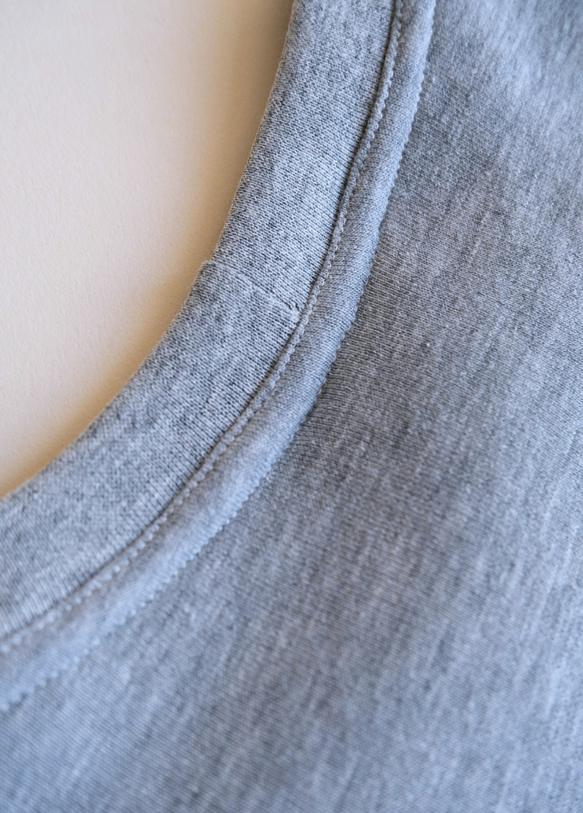 ADULT LAISKA SWEATSHIRT
